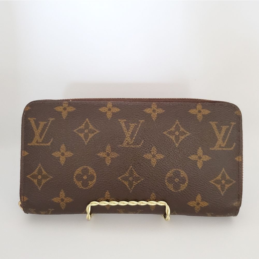 Louis Vuitton Monogram Zippy Wallet